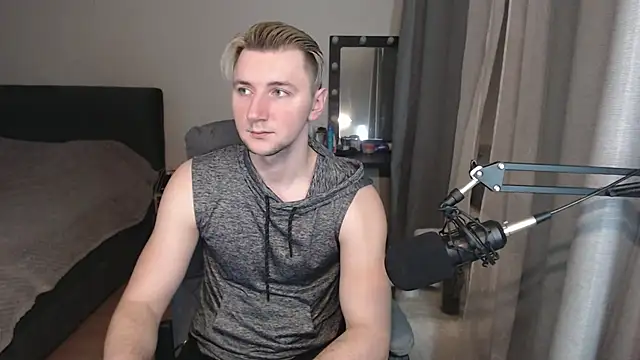 Snapshot of Elvin_Vaenight chatting on September 9, 2025, 9:13 pm Elvin Vaenight online show from September 9, 2025, 9:13 pm