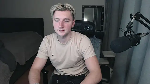 Elvin Vaenight online show from November 2, 2025, 10:59 pm