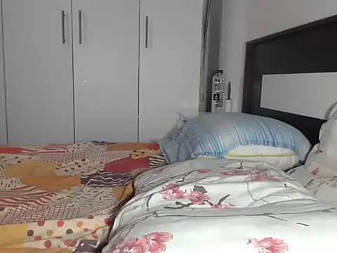 Snapshot of petite_danielle chatting on June 23, 2026, 9:07 am petite danielle online show from June 23, 2026, 9:07 am