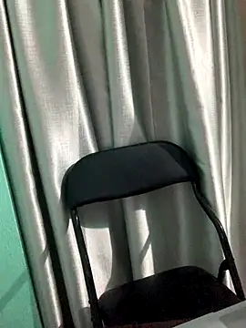 Snapshot of Ly-ny chatting on October 15, 2025, 5:21 pm Ly-ny online show from October 15, 2025, 5:21 pm