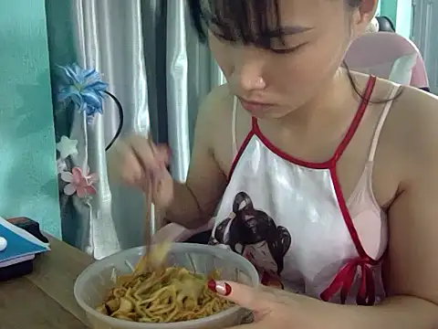 Snapshot of Ly-ny chatting on November 9, 2025, 7:45 am Ly-ny online show from November 9, 2025, 7:45 am