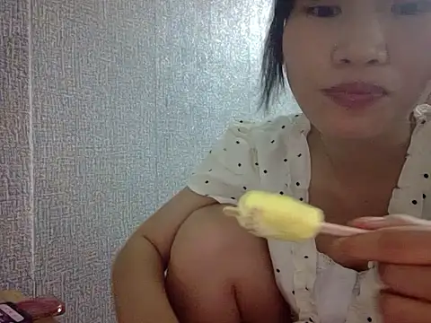 Snapshot of Ly-ny chatting on June 7, 2026, 12:54 pm Ly-ny online show from June 7, 2026, 12:54 pm