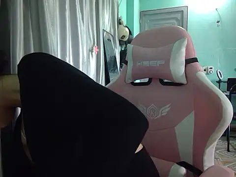 Snapshot of Ly-ny chatting on November 7, 2025, 5:12 am Ly-ny online show from November 7, 2025, 5:12 am