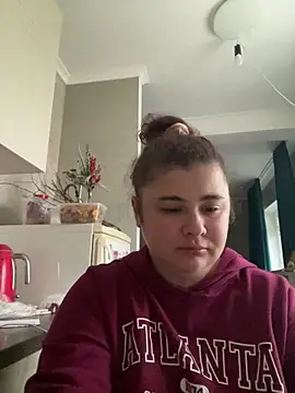 AliceCurlyX online show from December 3, 2025, 10:25 am