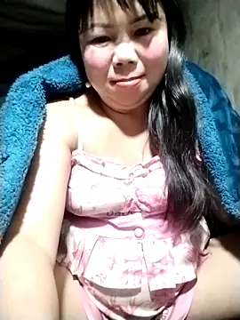 Snapshot of lusy-00 chatting on February 12, 2026, 2:39 pm lusy-00 online show from February 12, 2026, 2:39 pm