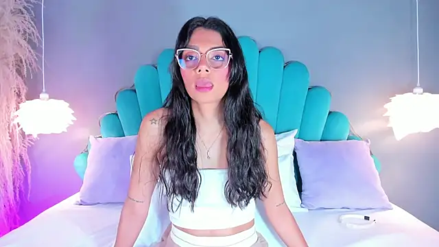 AlassiaHocthner online show from September 10, 2025, 11:42 am