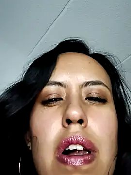 Snapshot of Queen_Ashly chatting on July 10, 2026, 4:01 am Queen Ashly online show from July 10, 2026, 4:01 am