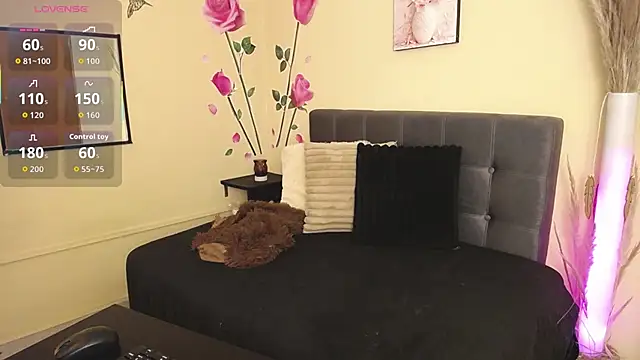 BrendaRojas  online show from December 2, 2025, 6:31 pm