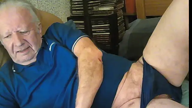 Snapshot of Will_bzzz chatting on February 8, 2026, 7:11 pm Will bzzz online show from February 8, 2026, 7:11 pm