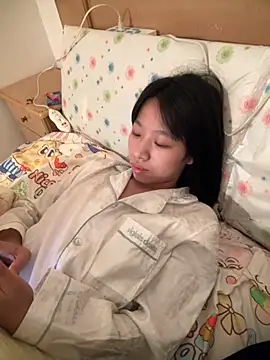 jingjing005 online show from November 5, 2025, 9:34 am