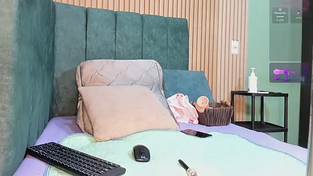 Snapshot of EvelynFoxx- chatting on November 25, 2025, 7:03 pm EvelynFoxx- online show from November 25, 2025, 7:03 pm