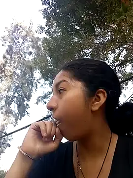 Snapshot of Syndel23 chatting on May 6, 2026, 2:54 pm Syndel23 online show from May 6, 2026, 2:54 pm