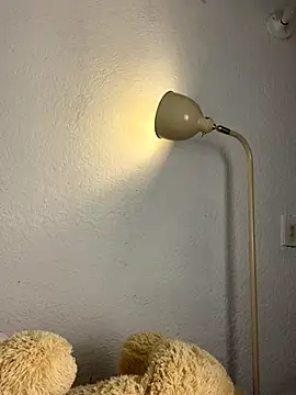 NicoleLeinn online show from October 8, 2025, 6:26 am