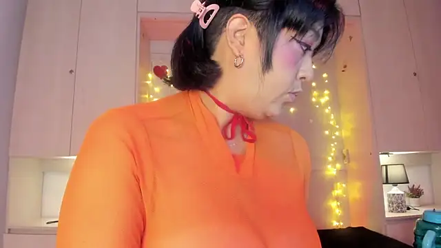 Snapshot of VickyRuiz_ chatting on February 28, 2026, 12:05 pm VickyRuiz online show from February 28, 2026, 12:05 pm