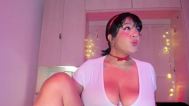 Snapshot of VickyRuiz_ chatting on February 4, 2026, 12:11 pm VickyRuiz online show from February 4, 2026, 12:11 pm