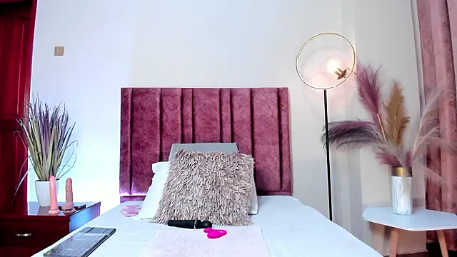 AmaraYasbel online show from February 26, 2026, 5:57 pm