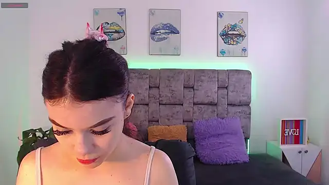 Snapshot of melodydoll chatting on October 22, 2025, 1:32 pm melodydoll online show from October 22, 2025, 1:32 pm