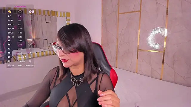 Snapshot of KendallJay chatting on October 12, 2025, 8:43 pm KendallJay online show from October 12, 2025, 8:43 pm