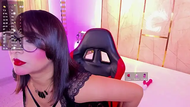 Snapshot of KendallJay chatting on November 3, 2025, 9:18 pm KendallJay online show from November 3, 2025, 9:18 pm