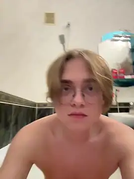 Twinchik online show from September 28, 2025, 7:26 am