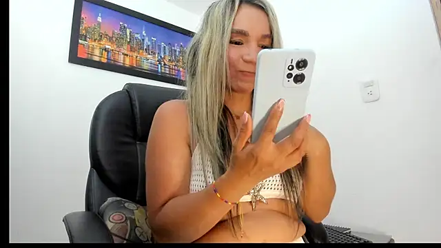 Ms lunaRose online show from October 16, 2025, 1:36 am