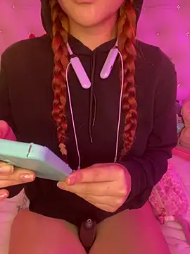 Snapshot of Ashly_cutee chatting on February 3, 2026, 10:15 pm Ashly cutee online show from February 3, 2026, 10:15 pm