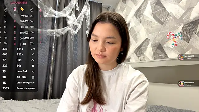 Snapshot of KiraVelvet chatting on November 1, 2025, 9:47 am KiraVelvet online show from November 1, 2025, 9:47 am