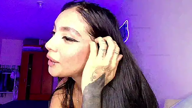 Snapshot of mia_yireth chatting on May 27, 2026, 1:57 am mia yireth online show from May 27, 2026, 1:57 am