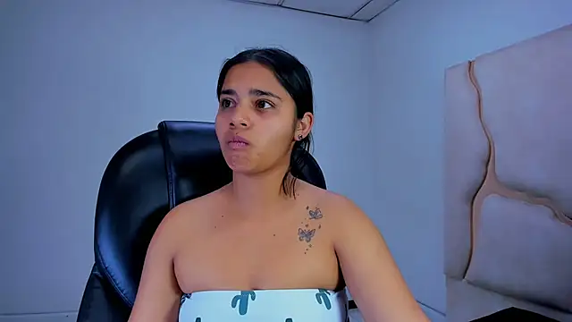 ScarletDoll online show from October 25, 2025, 2:44 am