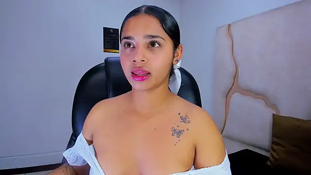 ScarletDoll online show from October 27, 2025, 3:51 am