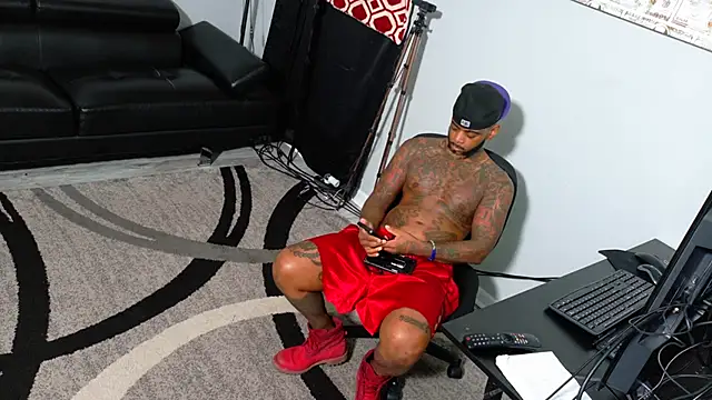 Snapshot of SLANGONDEMHOES chatting on November 1, 2025, 8:36 pm SLANGONDEMHOES online show from November 1, 2025, 8:36 pm