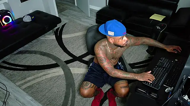 SLANGONDEMHOES online show from December 4, 2025, 6:29 pm