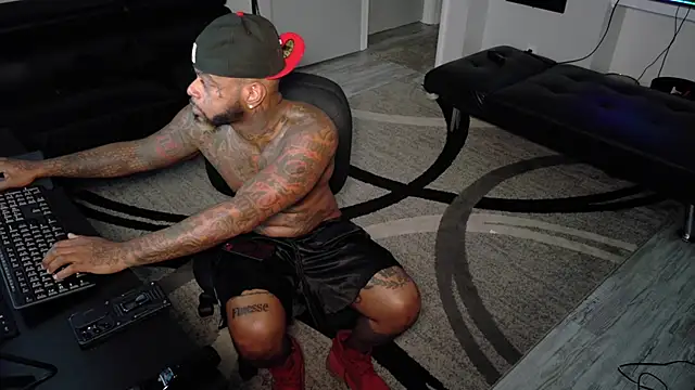 Snapshot of SLANGONDEMHOES chatting on October 17, 2025, 6:21 pm SLANGONDEMHOES online show from October 17, 2025, 6:21 pm