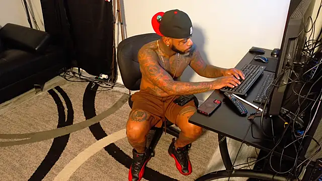 Snapshot of SLANGONDEMHOES chatting on November 3, 2025, 7:28 pm SLANGONDEMHOES online show from November 3, 2025, 7:28 pm