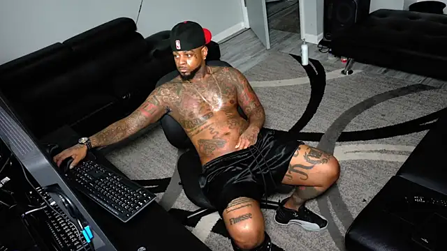 SLANGONDEMHOES online show from March 8, 2026, 4:38 am