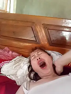 Fienjr online show from October 22, 2025, 2:44 am