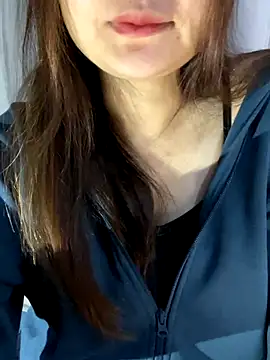 Hinne07 online show from December 18, 2025, 12:49 am