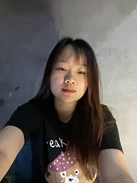 Hinne07 online show from November 14, 2025, 1:53 am