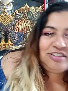 curvy diva  online show from September 9, 2025, 1:42 pm