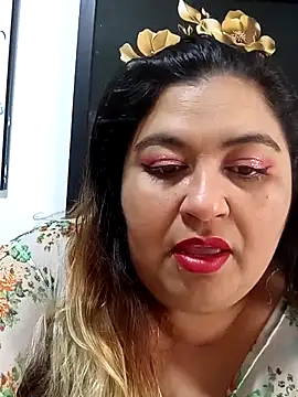 curvy diva  online show from October 5, 2025, 11:56 am