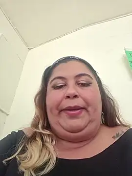 curvy diva  online show from September 23, 2025, 9:55 pm