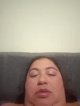 curvy diva  online show from September 29, 2025, 1:56 am