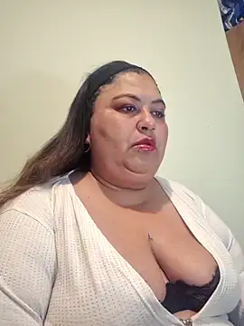 curvy diva  online show from February 9, 2026, 9:51 am