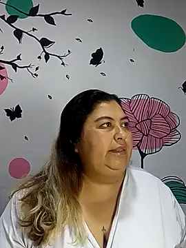 Snapshot of curvy_diva_ chatting on October 15, 2025, 11:07 am curvy diva online show from October 15, 2025, 11:07 am