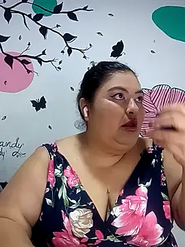 curvy diva  online show from October 3, 2025, 11:34 am