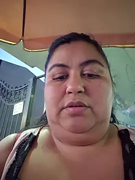 Snapshot of curvy_diva_ chatting on October 16, 2025, 10:51 pm curvy diva online show from October 16, 2025, 10:51 pm