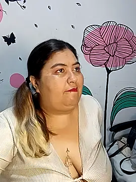 Snapshot of curvy_diva_ chatting on October 14, 2025, 1:12 pm curvy diva online show from October 14, 2025, 1:12 pm