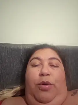 Snapshot of curvy_diva_ chatting on November 11, 2025, 12:05 am curvy diva online show from November 11, 2025, 12:05 am