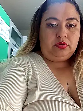 curvy diva  online show from September 27, 2025, 12:22 pm