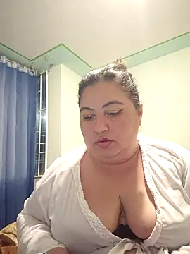 Snapshot of curvy_diva_ chatting on October 6, 2025, 11:16 pm curvy diva online show from October 6, 2025, 11:16 pm